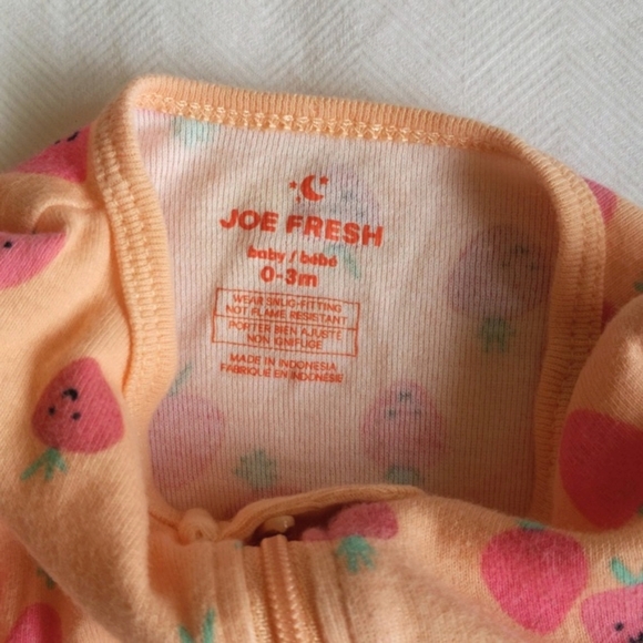 joe fresh strawberry cotton 2-way zipper footie sleeper pajamas 0-3 months baby - Picture 5 of 6